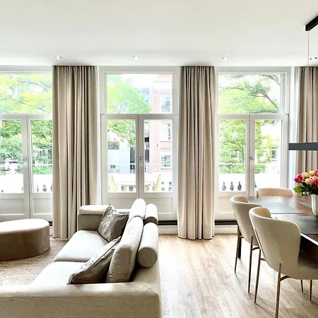 New Stylish 1 Bedroom Apt W/ 2 Balconies In Centrum Apartment *