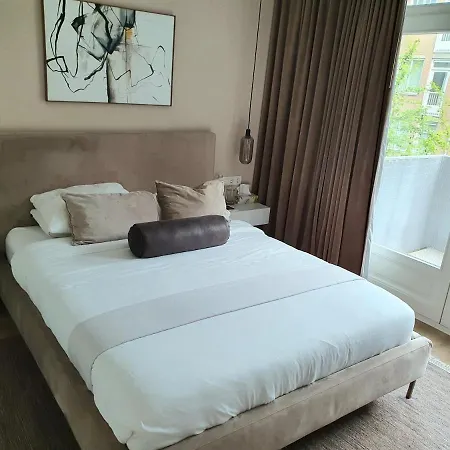 Daire New Stylish 1 Bedroom W/ 2 Balconies In Centrum